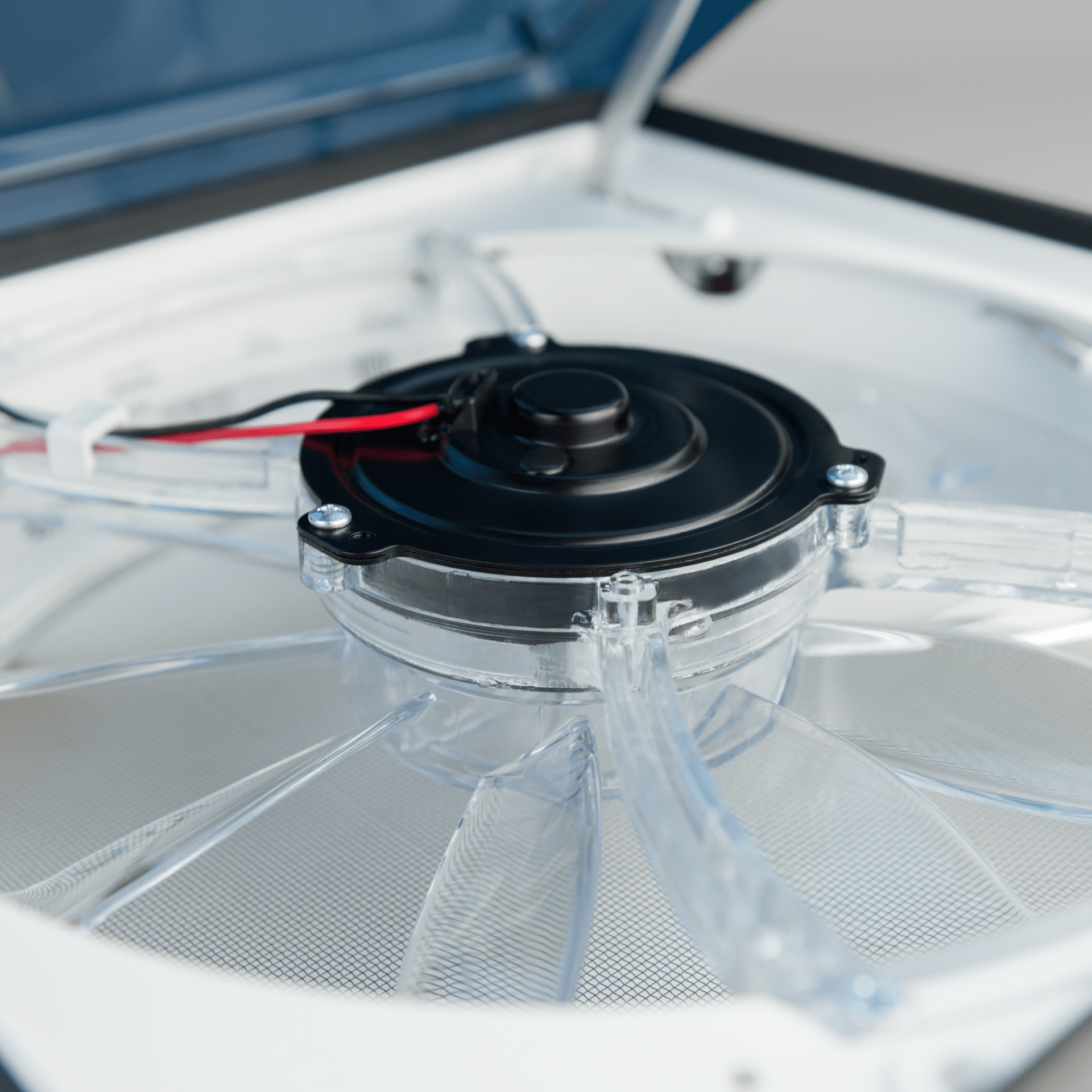 Dometic Fan-Tastic Vent - 3 Speed Fan, Manual Dome Lift